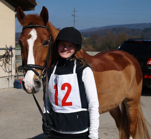 Brevetteilnehmer mit Pferd Weidhof20110320-02.jpg