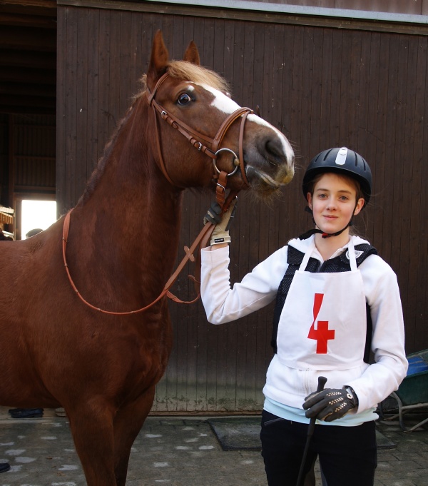 Brevetteilnehmer mit Pferd Weidhof20110320-10.jpg